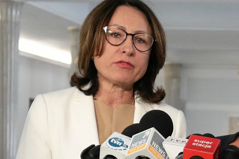 Posłanka PO z Suwałk, Bożena Kamińska. To jej wiceminister Jarosław Zieliński nie chciał podać ręki.