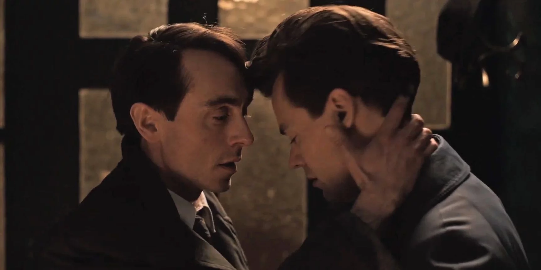 David Dawson i Harry Styles w filmie "My Policeman".