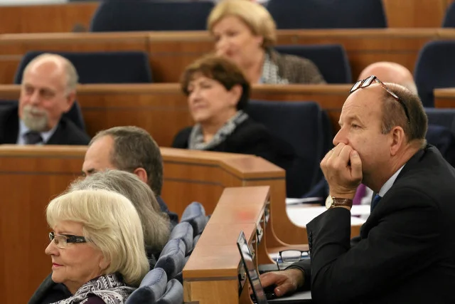 Senatorowie zdecydowali się przyjąć projekt ustawy "Za życiem", która trafi na biurko prezydenta.