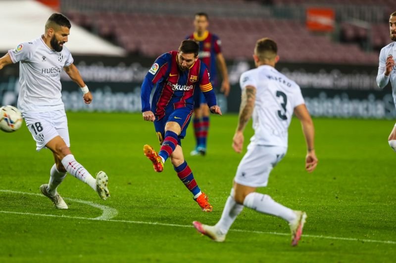 Lionel Messi swój rekord występów dla Barcelony uczcił cudownym golem