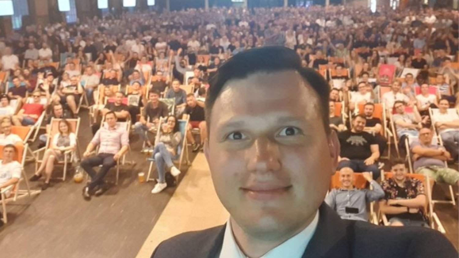 Sławomir Mentzen przyciąga na swoje spotkania sporą publikę.