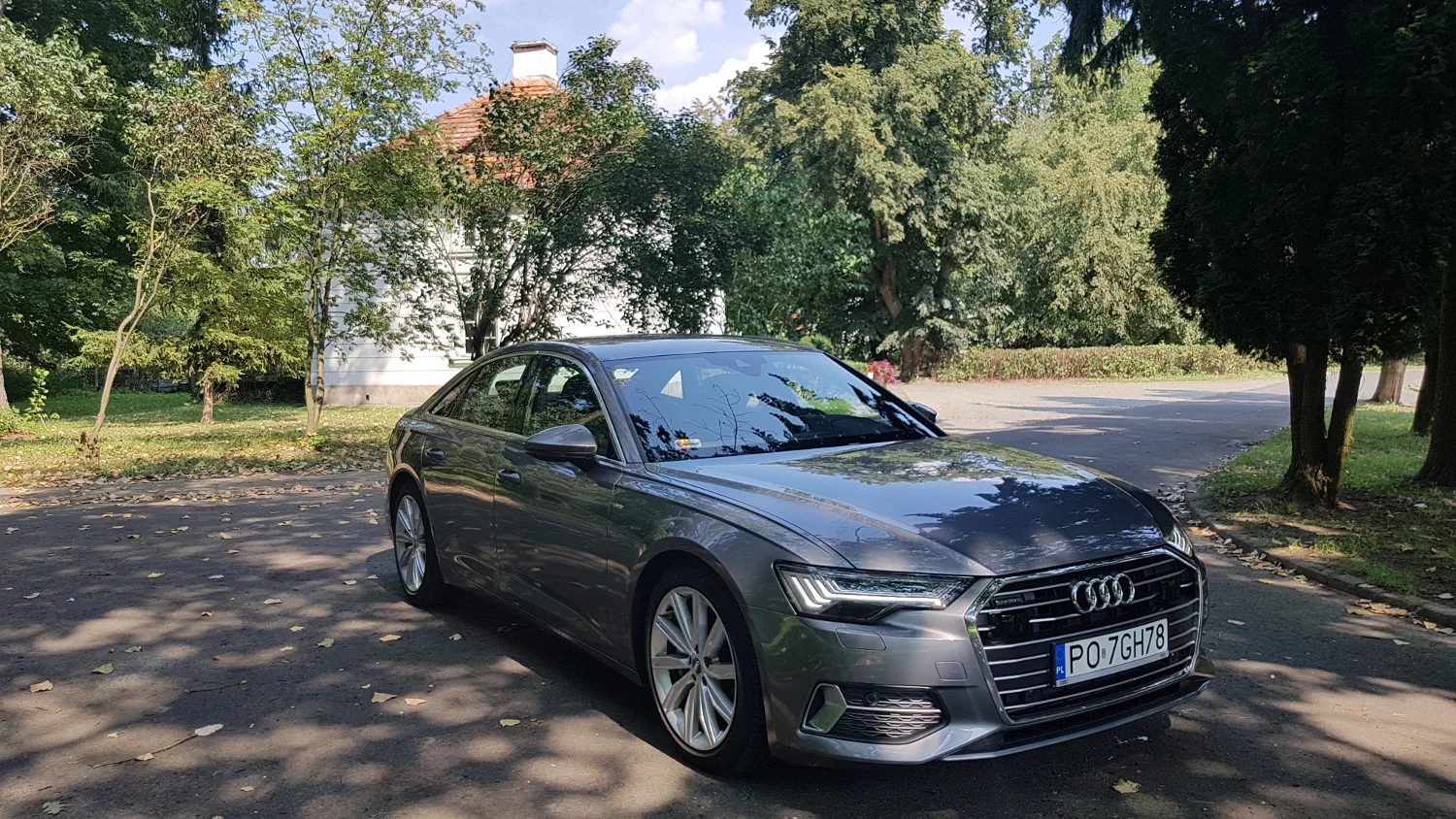 Świata wykonane w technologi LED to oczywista oczywistość w tej klasie.
