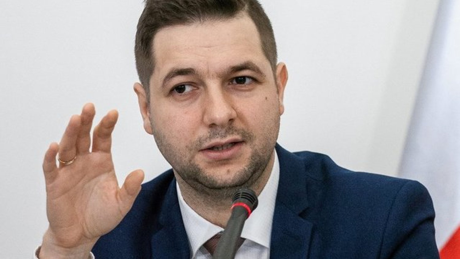 Wpis ministra Patryka Jakiego o gwałcicielach wywołał burzę