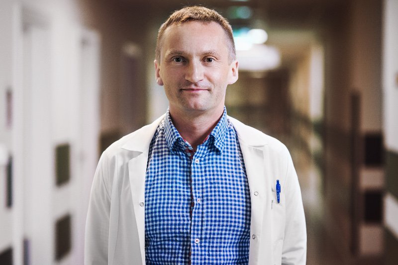 Doktor Mariusz Banach jako pierwszy w Polsce zastosował innowacyjne stenty w leczeniu tętniaków.