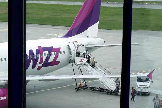 Pijani pasażerowie zdenerwowali załogę Wizz Aira – i więcej nie polecą tymi liniami.