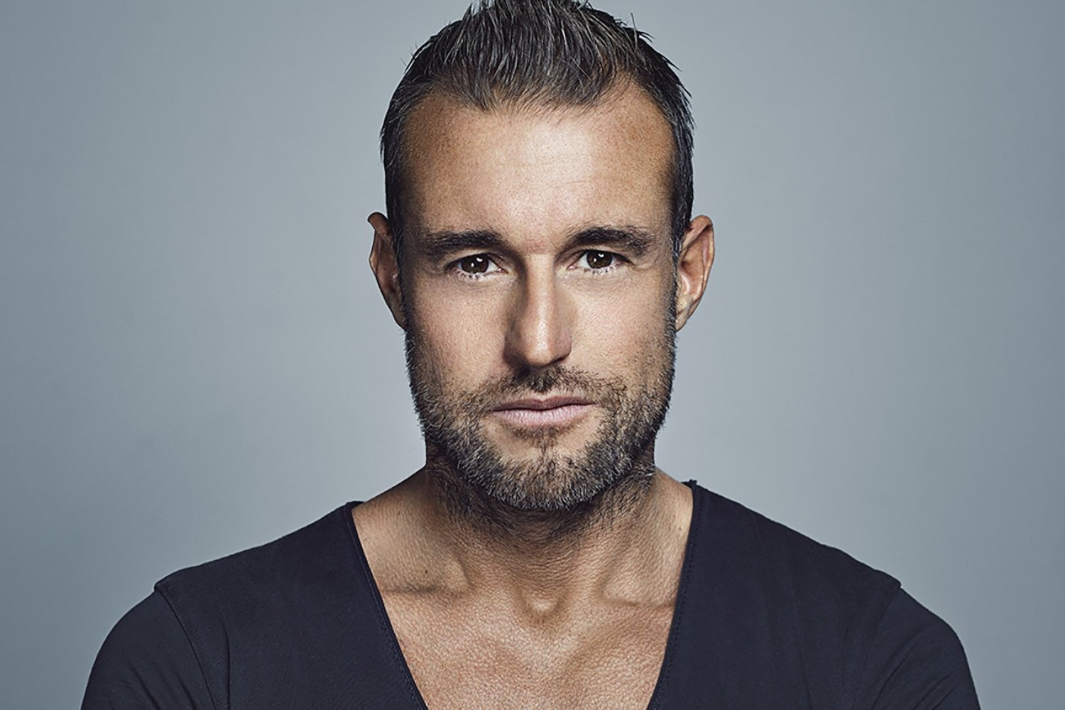 Philipp Plein, światowej sławy niemiecki projektant mody, otworzył swój pierwszy butik w Polsce. Luksusowy salon mieści się w Domu Dochodowym w zabytkowej kamienicy na Placu Trzech Krzyży 3 w Warszawie
