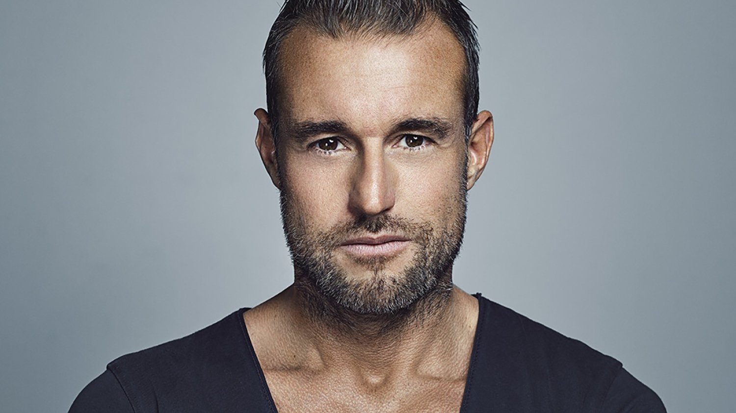 Philipp Plein, światowej sławy niemiecki projektant mody, otworzył swój pierwszy butik w Polsce. Luksusowy salon mieści się w Domu Dochodowym w zabytkowej kamienicy na Placu Trzech Krzyży 3 w Warszawie