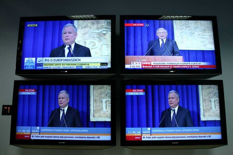 KRRiT skrytykowała partie, które ograniczają wolność słowa swoim posłom.