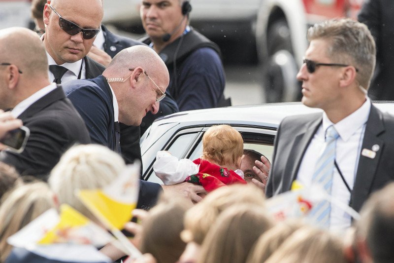 Papież pobłogosławił w Krakowie małą Olę.