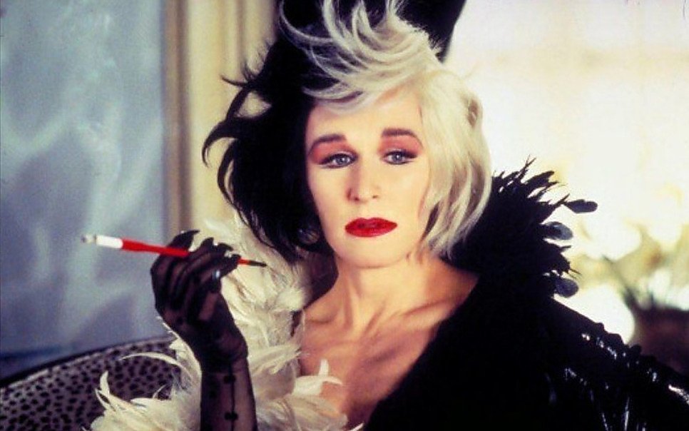 Jeśli masz taki problem z siwizną jak słynna Cruella de mon z filmu "101 dalmatyńczyków", spróbuj naturalnych metod odsiwiania włosów, które mogą działać skuteczniej niż niejedna farba... Domowe sposoby na odsiwianie włosów