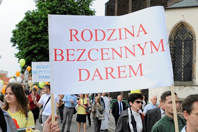 To hasło nabiera dopiero prawdziwego znaczenia w obliczu rodzinnych tragedii