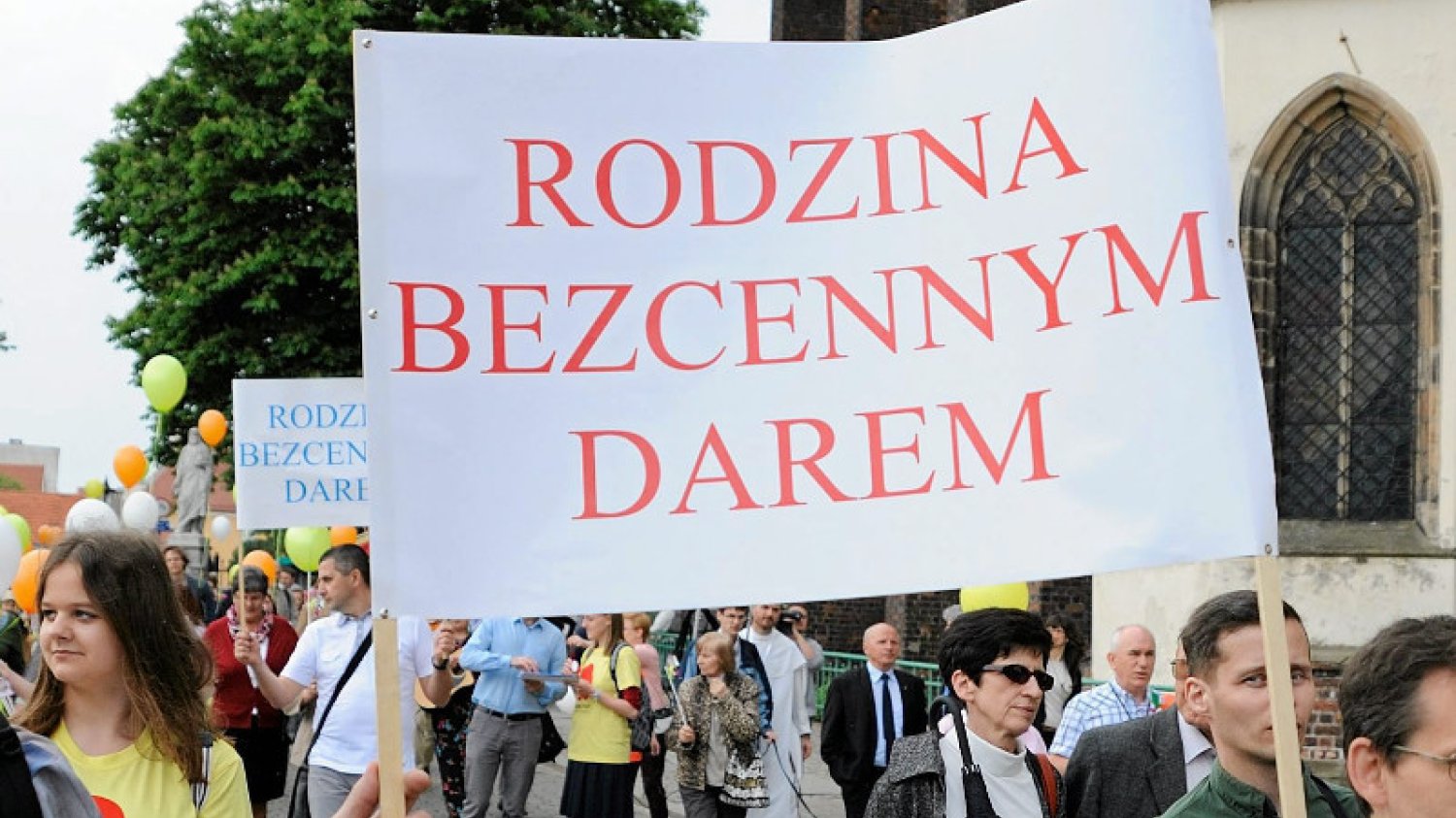 To hasło nabiera dopiero prawdziwego znaczenia w obliczu rodzinnych tragedii