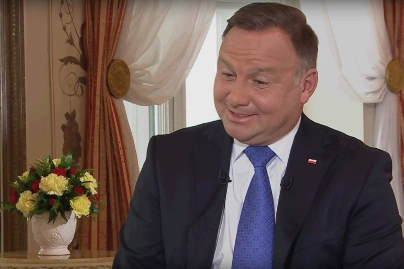 "Nie jestem abstynentem". Andrzej Duda w Polsat News o alkoholu i papierosach.