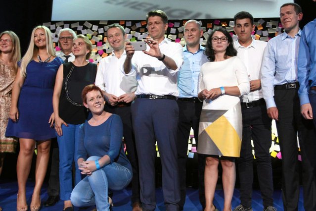 Posłowie Nowoczesnej zapowiadają likwidację programu Rodzina 500+, ale... sami z niego korzystają. Potwierdziła to mała prowokacja tabloidu "Fakt".