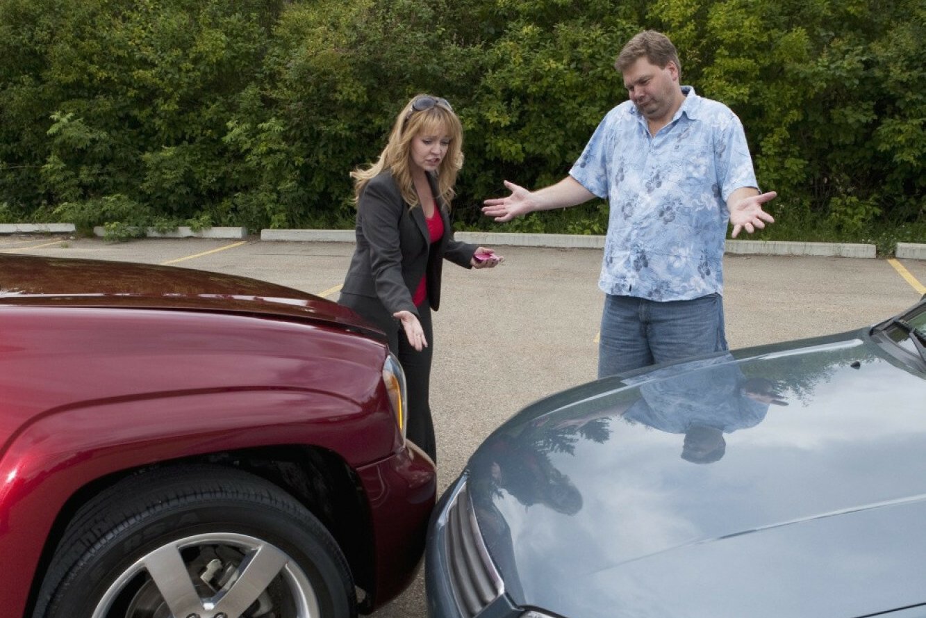 Oświadczenie po kolizji może nas wpędzić w kłopoty. Prawnik zdradził najważniejsze zasady