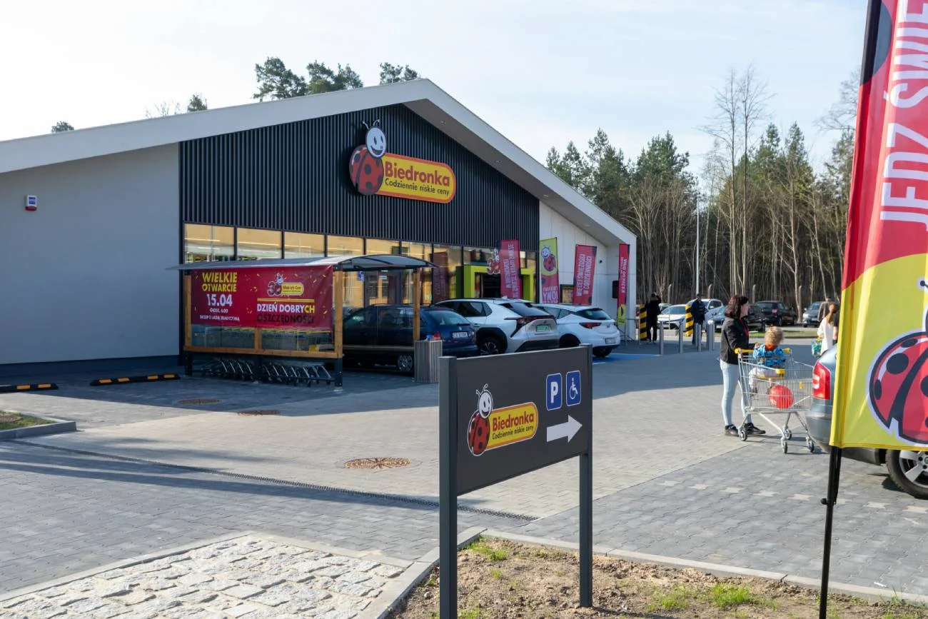 Biedronka promocje maj 2025 – ekspres do kawy taniej o 75 proc. i akcje 1+1