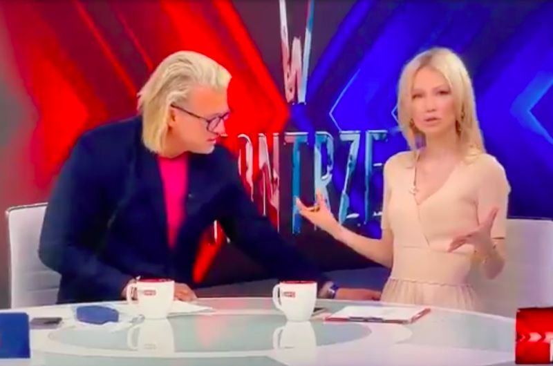 TVP. Jarosław Jakimowicz chwycił za spódnicę Magdalenę Ogórek.