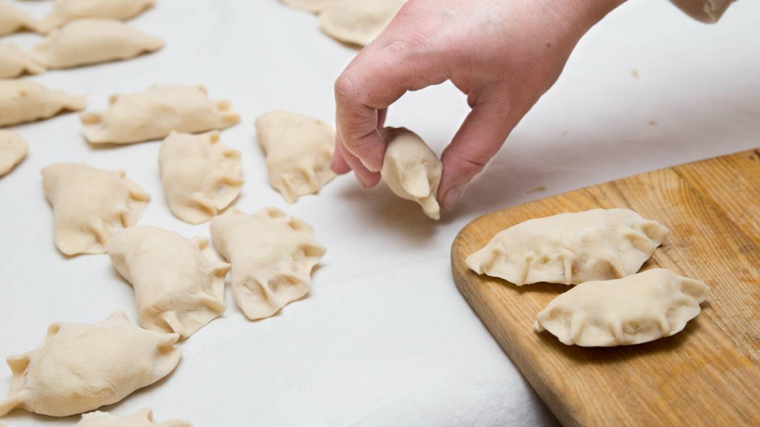 lepienie pierogów
