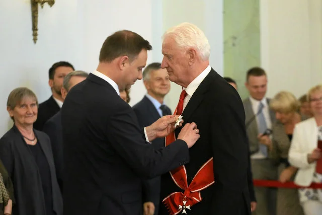 Opozycjoniści stoją w obronie Andrzeja Dudy i rządu, których działania w otwartym liście krytykował m.in. Władysław Frasyniuk.