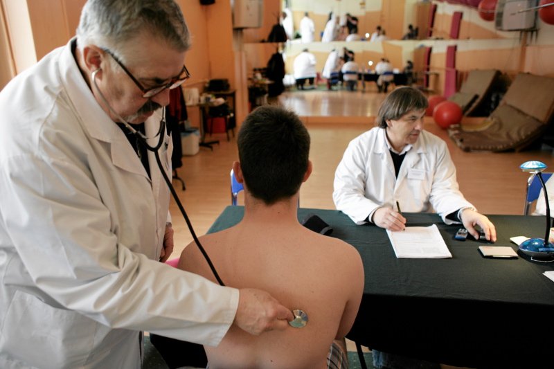 Obowiązkowy pobór do wojska został w 2010 r. zastąpiony kwalifikacją wojskową. Też jest obowiązkowa, ale tysiące osób skutecznie jej unikają.