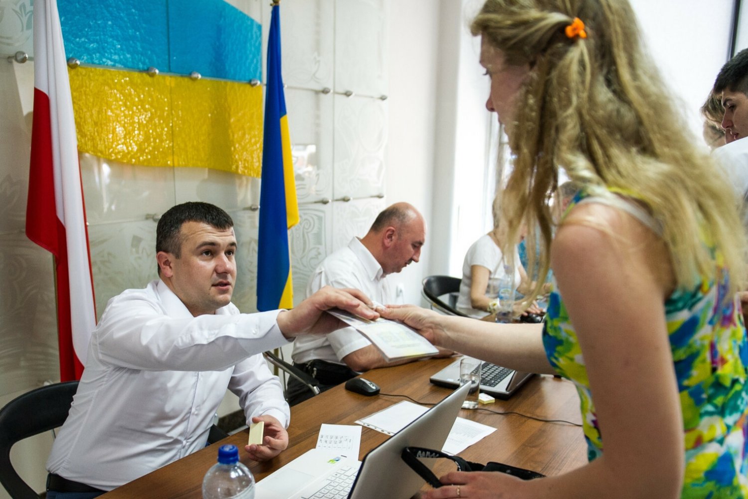 Dantejskie ceny w ukraińskich konsulatach w Polsce. "Oddawaj dokumenty!". (Zdjęcie ilustracyjne).