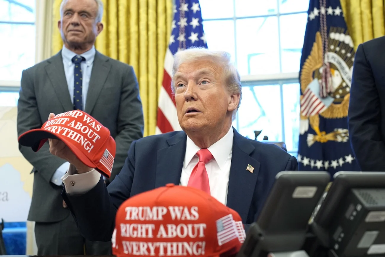 Trump chce sprzedawać złote karty. Kusi nawet rosyjskich oligarchów