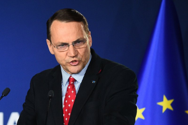 Radoslaw Sikorski komentuje Dokument TVP "Pan z Chobielina"