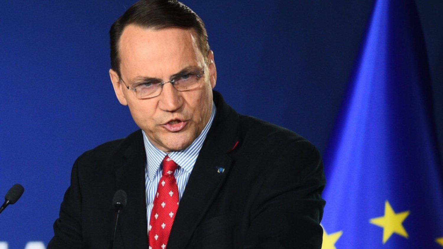Radoslaw Sikorski komentuje Dokument TVP "Pan z Chobielina"