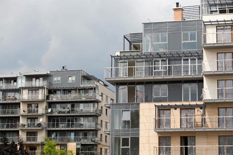 Lewandowski krytykuje "niepoczytalny" Sejm za pomoc frankowiczom. "Przewalutowanie to fatalny pomysł"