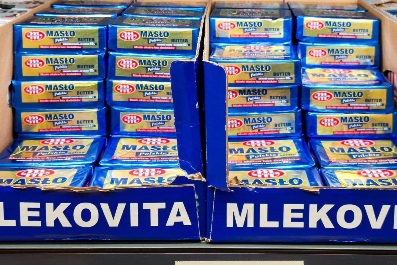 Niedziela handlowa 22 grudnia. Ta sieć sklepów rozdaje masło za darmo.