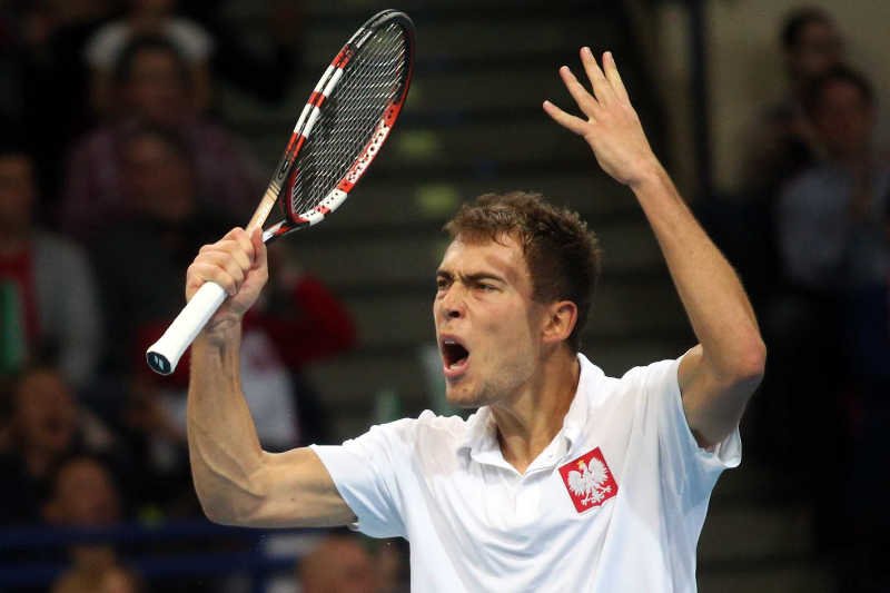 Jerzy Janowicz nie wytrzymał presji po przegranym meczu.
