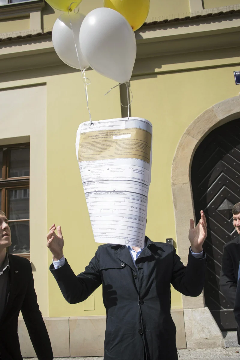 Do tej pory w "antypodatkowych" protestach specjalizowały się ugrupowania związane z Januszem Korwin-Mikke. Teraz rządowe pomysłu oburzyły "samozatrudnionych" niezależnie od ich poglądów politycznych