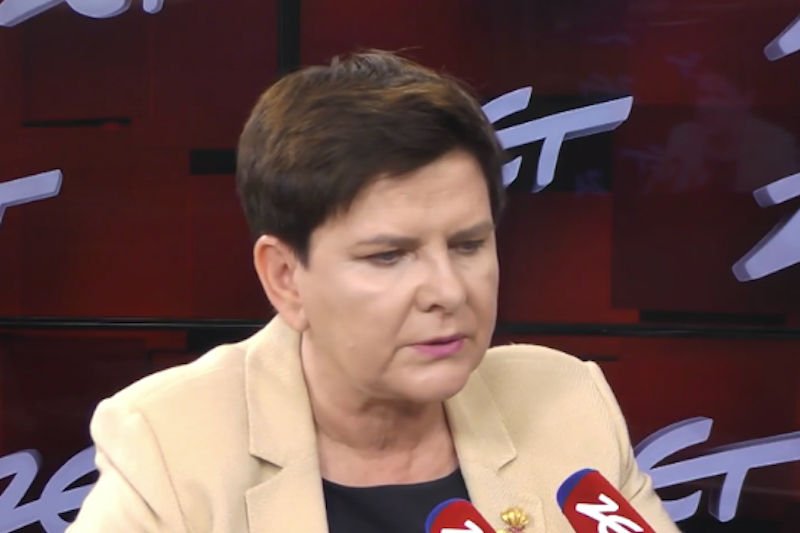 Beata Szydło znowu musiała się tłumaczyć z tego, jak mówi po angielsku.