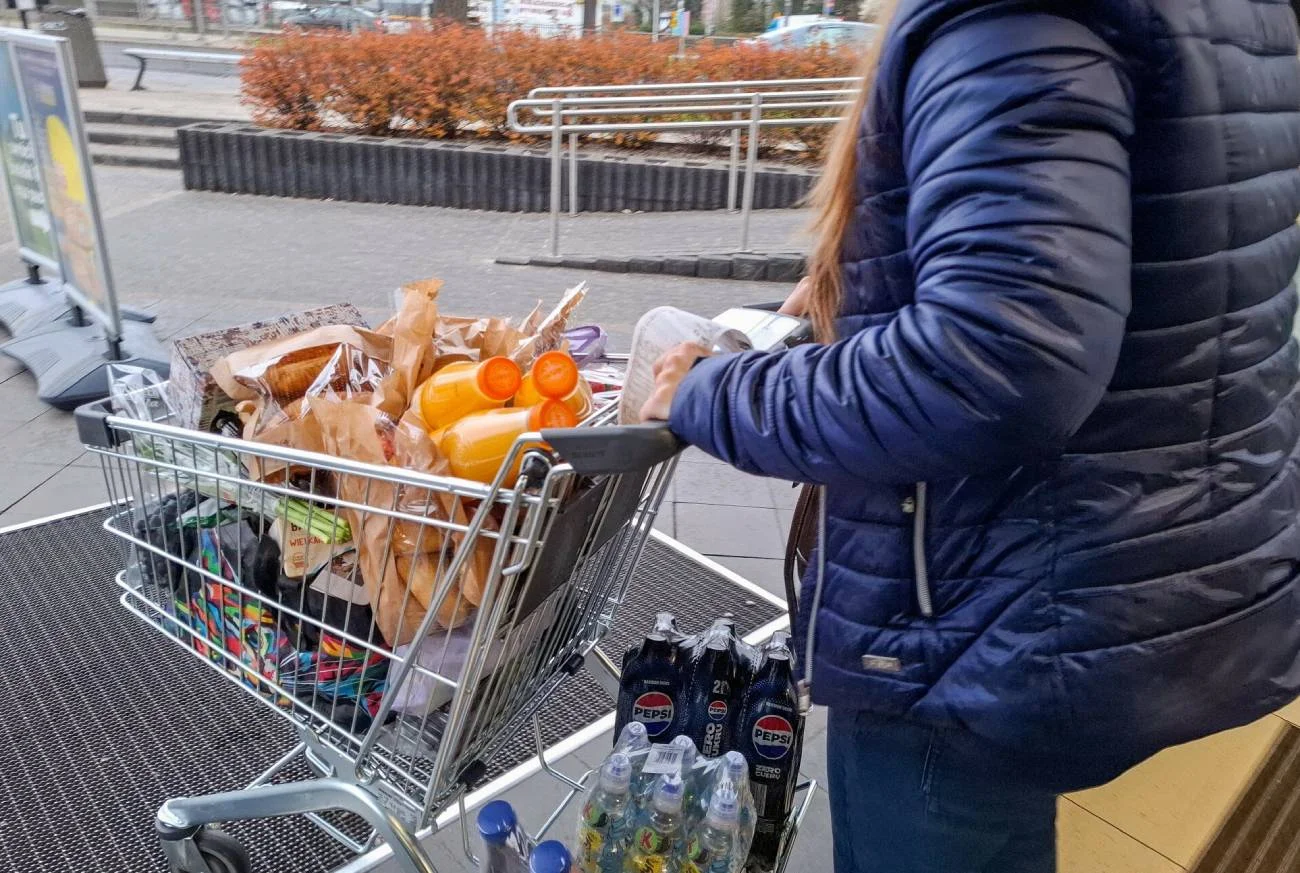 Promocje na majówkę 2025.  Ceny w 5 głównych marketach