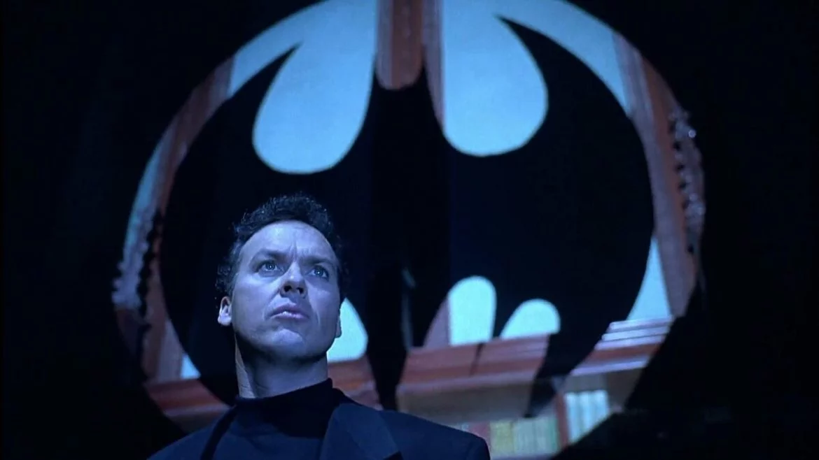 Micheal Keaton wcielił się w rolę "Batmana" w 1989 roku w filmie Tima Burtona.