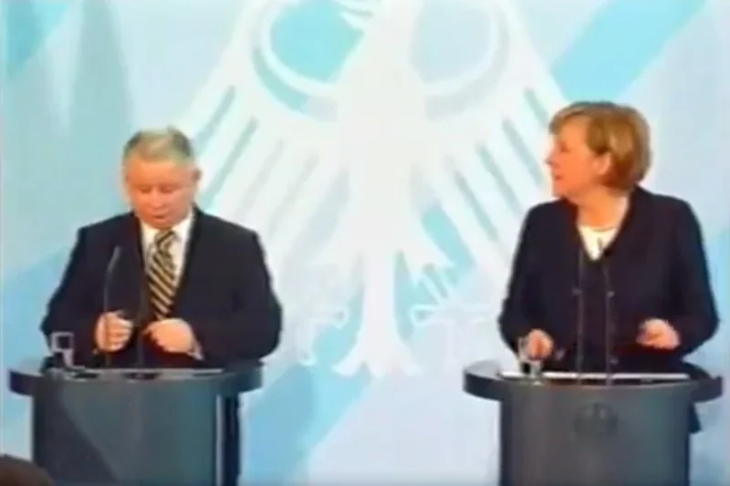 To pożegnanie po spotkaniu z Angelą Merkel sprzed lat Jarosław Kaczyński na pewno chciałby zapomnieć...