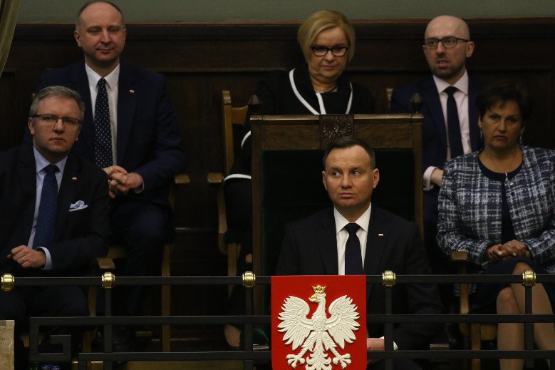 Prezydent chyba nie był zachwycony wystąpieniem i frekwencją.