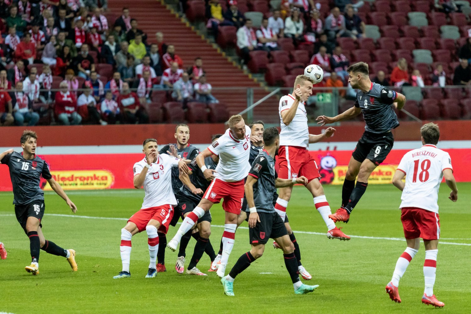 Dziesięciu polskich piłkarzy jest zagrożonych kartkami, ale być może te zostaną anulowane