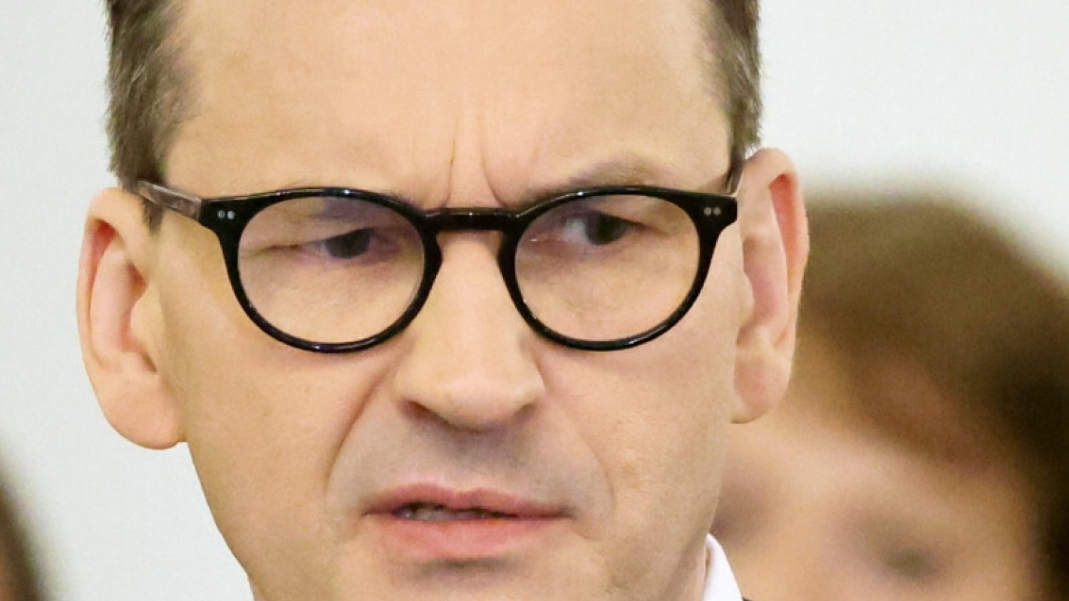 Pojawiają się komentarze dotyczące możliwej nagrody, jaką premier Morawiecki przewiduje dla piłkarzy