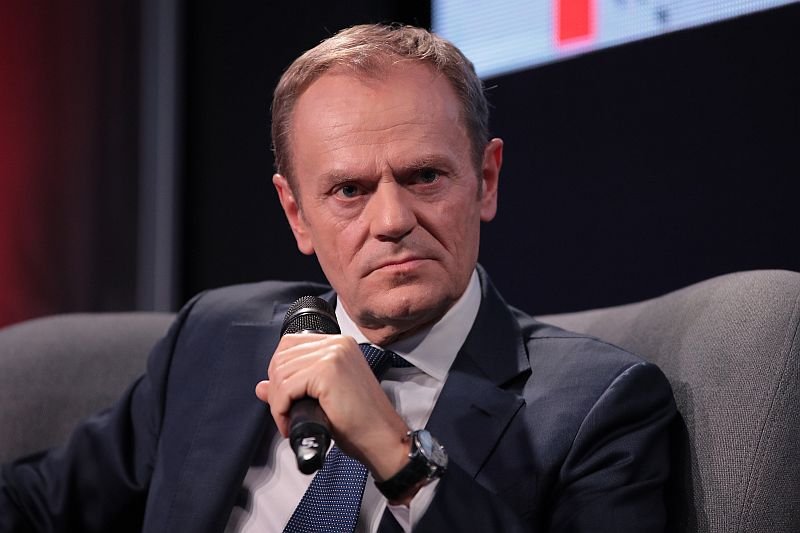 Donald Tusk złożył życzenia noworoczne Jarosławowi Kaczyńskiemu. Przy okazji wbił szpilę Andrzejowi Dudzie, który w ostatnich dniach jakby się zapadł pod ziemię.