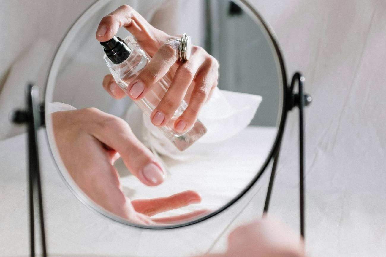 Co zrobić, by perfumy pachniały dłużej? Triki od babci Co zrobić, by perfumy pachniały dłużej? Triki od babci