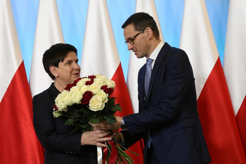 Beata Szydło i Mateusz Morawiecki – tę dwójkę różni bardzo dużo, ale... nie w sondażach.