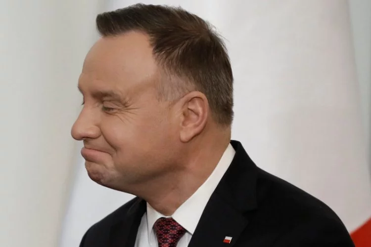 Andrzej Duda dzwonił przez telefon, który... nie był podłączony? Internauci wyłapali wpadkę KPRP.