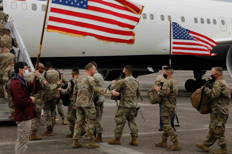 Gen. Polko i gen. Skrzypczak dla naTemat o decyzji Joe Bidena ws. V korpusu armii USA w Polsce