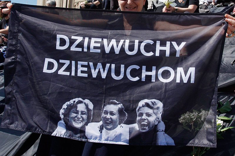 "Dziewuchy Dziewuchom" mogą stać się znakiem handlowym.