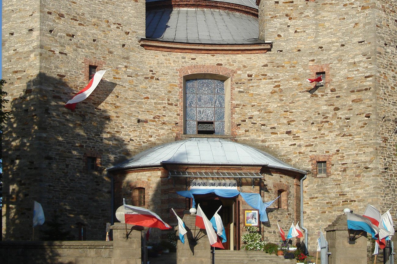 Wierni z parafii pw. Świętej Trójcy w Fałkowie zbuntowali się przeciwko proboszczowi.