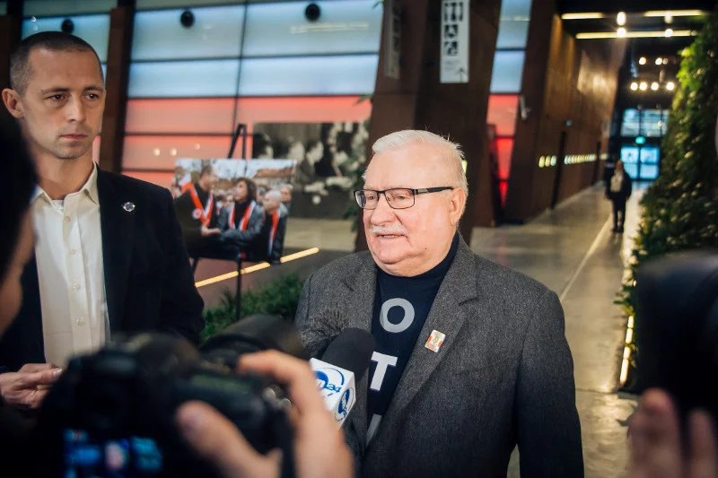 Lech Wałęsa bronił ks. Henryka Jankowskiego na spotkaniu kieleckiego KOD-u.