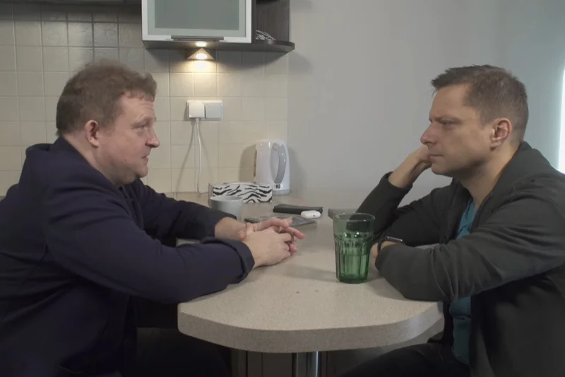 Tomasz Piątek w nowym odcinku z serii "Sekielski o nałogach"