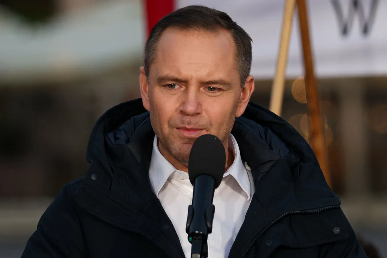Ten sondaż to alarm dla Nawrockiego. Oto, jak Polacy oceniają aferę mieszkaniową. Karol Nawrocki i afera mieszkaniowa. Polacy ocenili to w nowym sondażu.