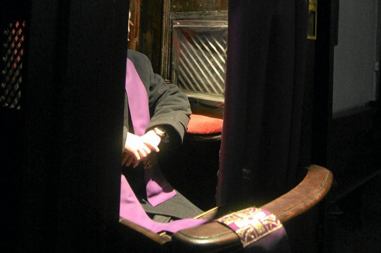 Kobiety spowiadają się inaczej niż mężczyźni – dowodzi o. Hieronim Stypa.